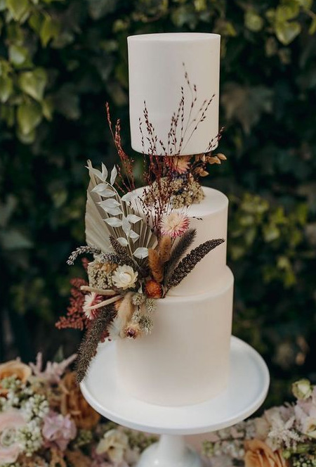 Bring the boho mystique into your wedding cake