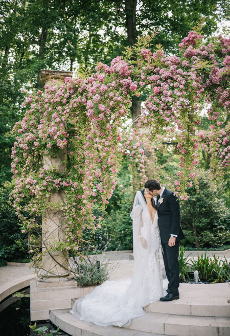Laid-back attitude to Styling Your Garden Wedding